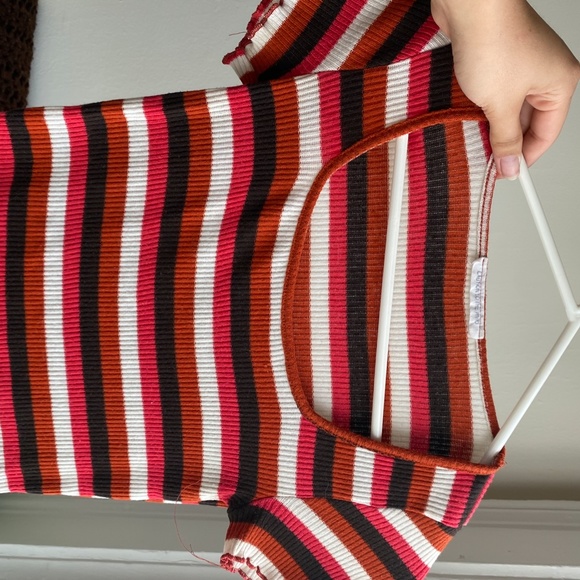 Cropped Square Neck T Shirt - Picture 2 of 3